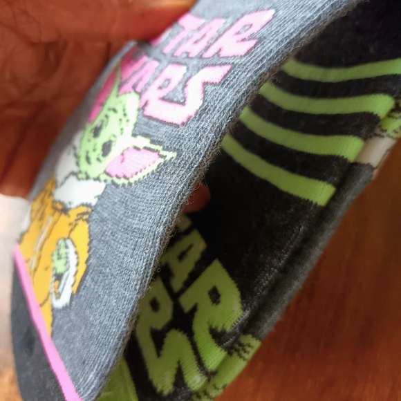 Star Wars Mandalorian Air Pods Case & Sock "Liners" Bundle. - Picture 3 of 9